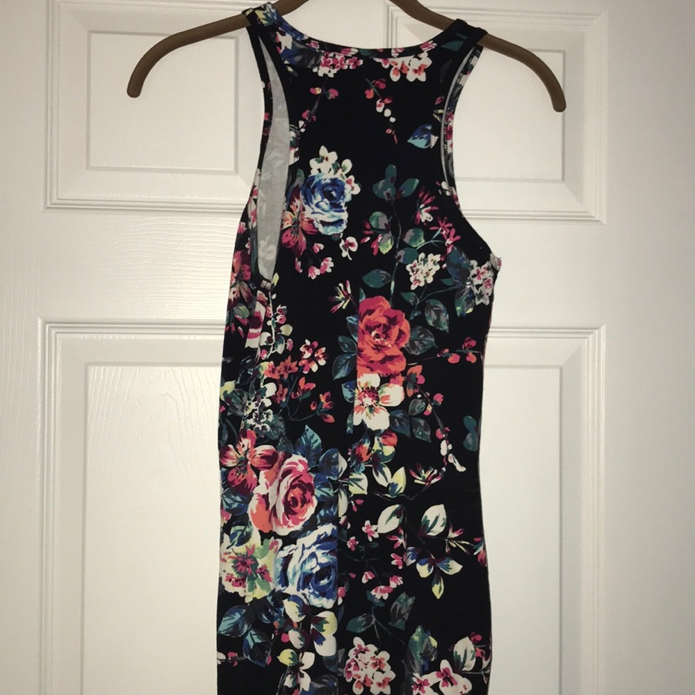 Express Bodycon Midi🌸 - Picture 2 of 5